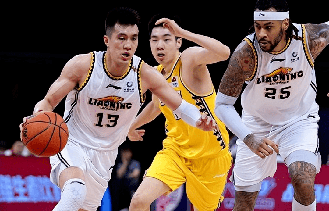 关于皇家马德里训练开放日，集结日主帅复盘引欢呼，CBA常规赛在即，数据趋势出现新变化的信息