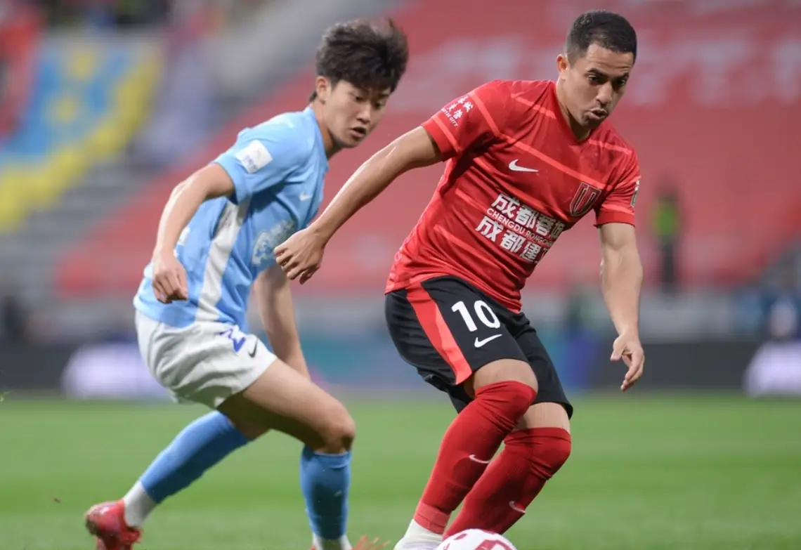 赛后成都蓉城备战CBA季后赛，临场应变细节曝光，震撼外界，资深球员宣示担当的简单介绍